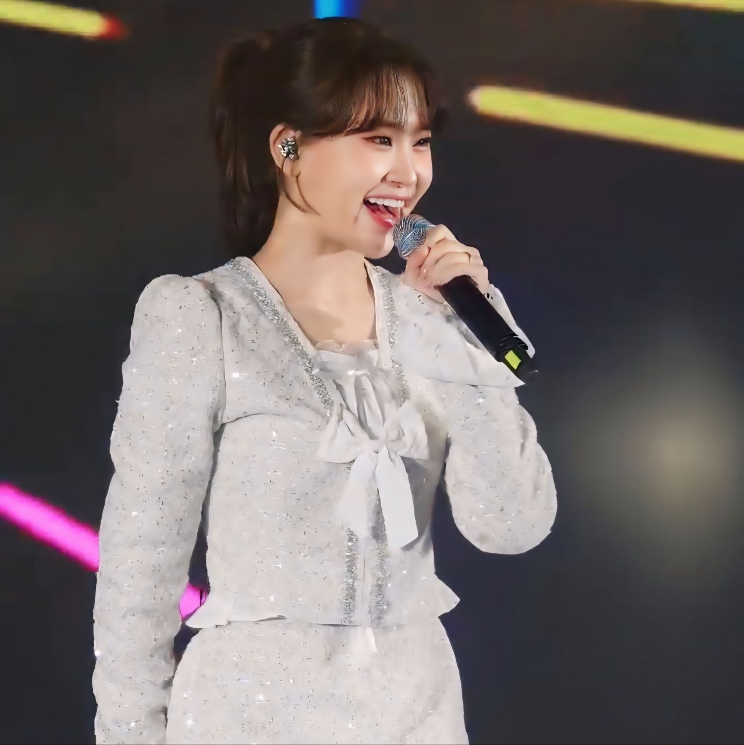 粉丝拍下的金多贤瞬间