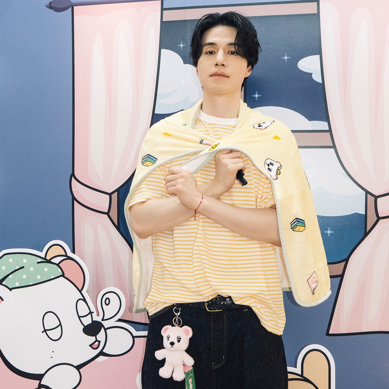 A moment captured by a fan of Lee Dongwook