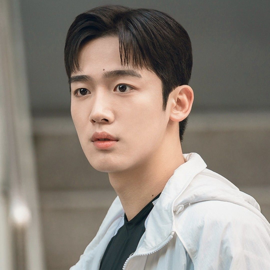 Behind-the-scenes cut of Kim Yohan