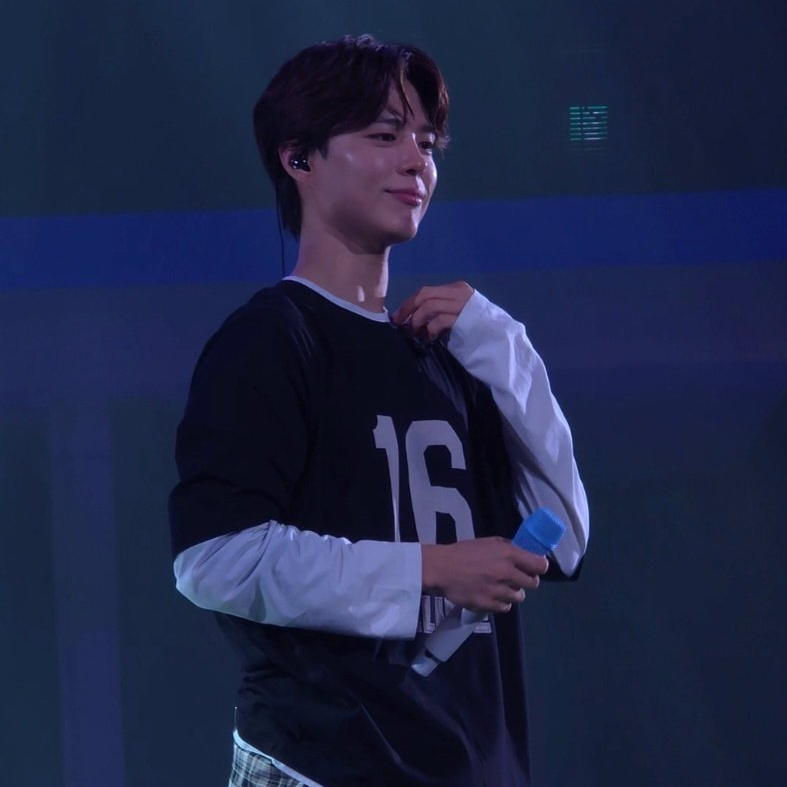 Behind-the-scenes cut of Park Bogum