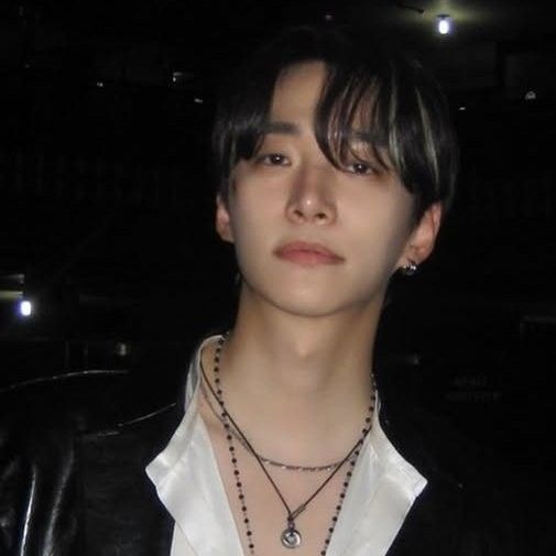 イ・ジュノの最近の活動ショット