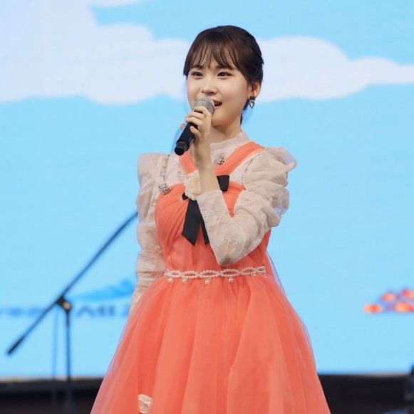 Momen yang diabadikan oleh penggemar Kim Dahyun