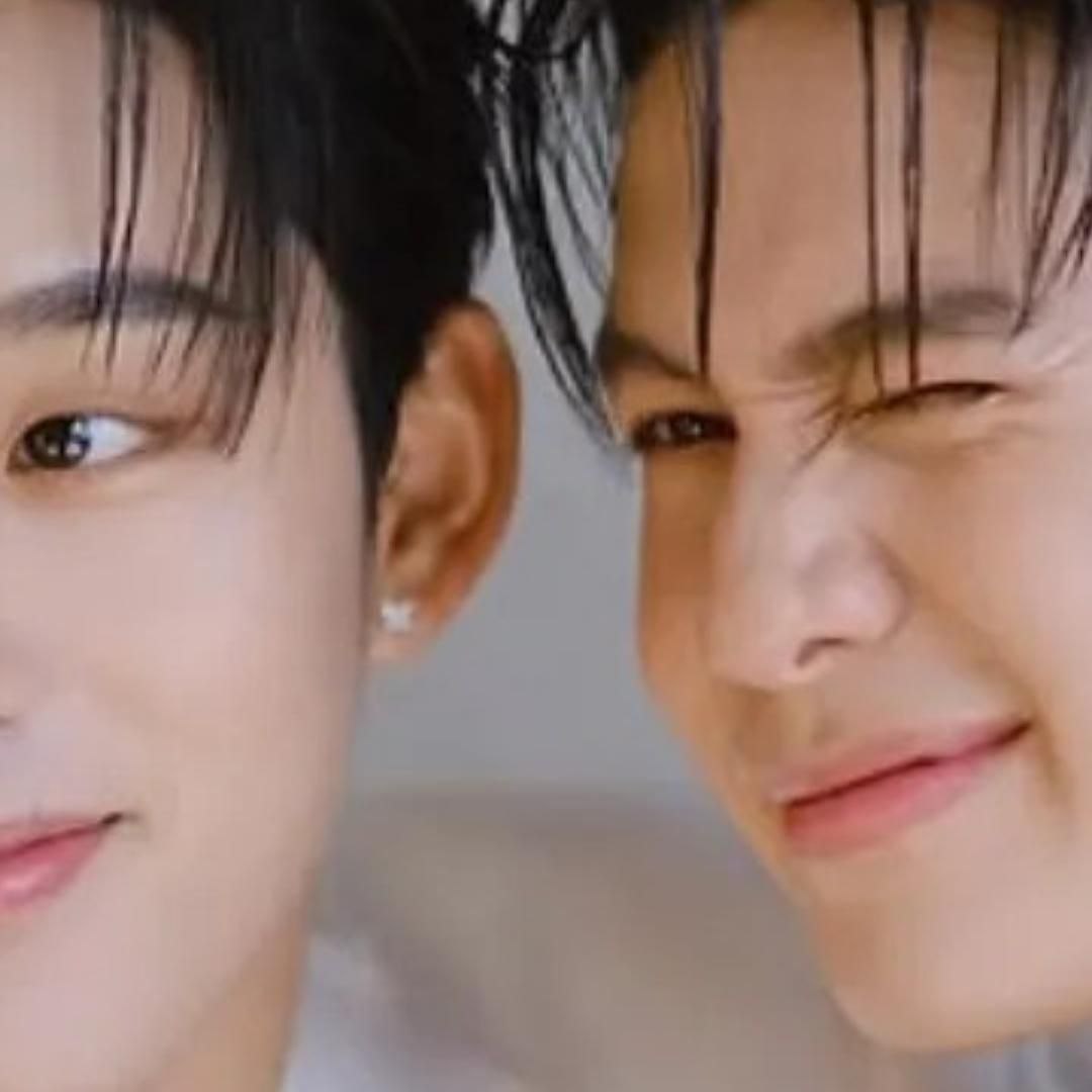 A moment captured by a fan of Est Supha Sangaworawong