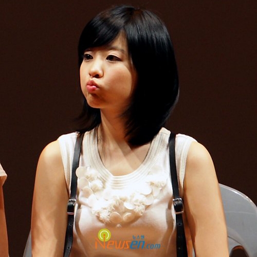 A moment captured by a fan of Park Boyoung