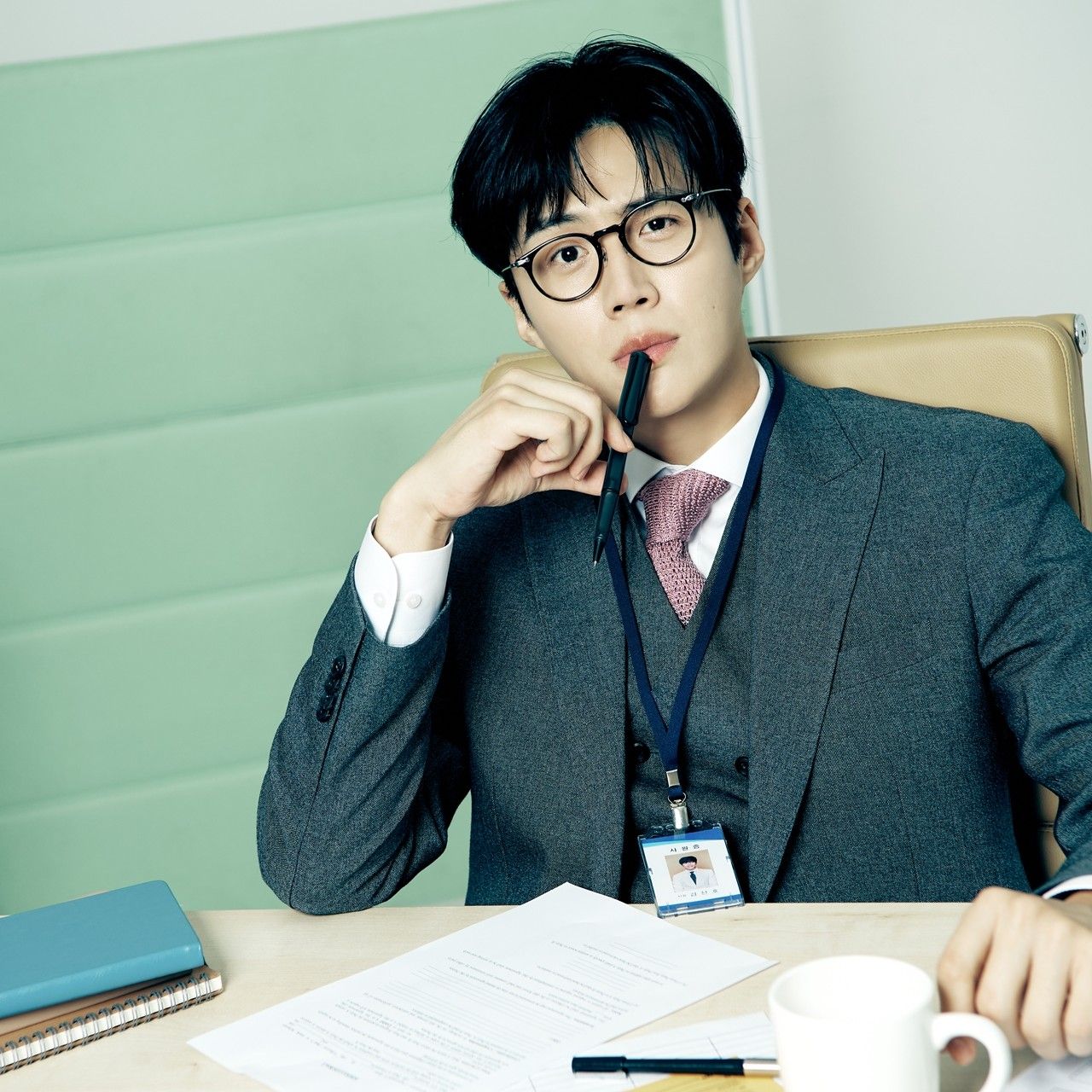 粉丝拍下的金宣虎瞬间