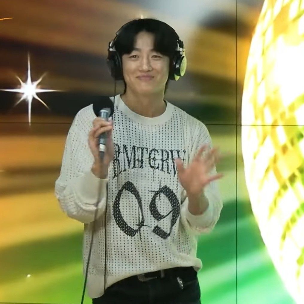 Behind-the-scenes cut of Shin Seungtae