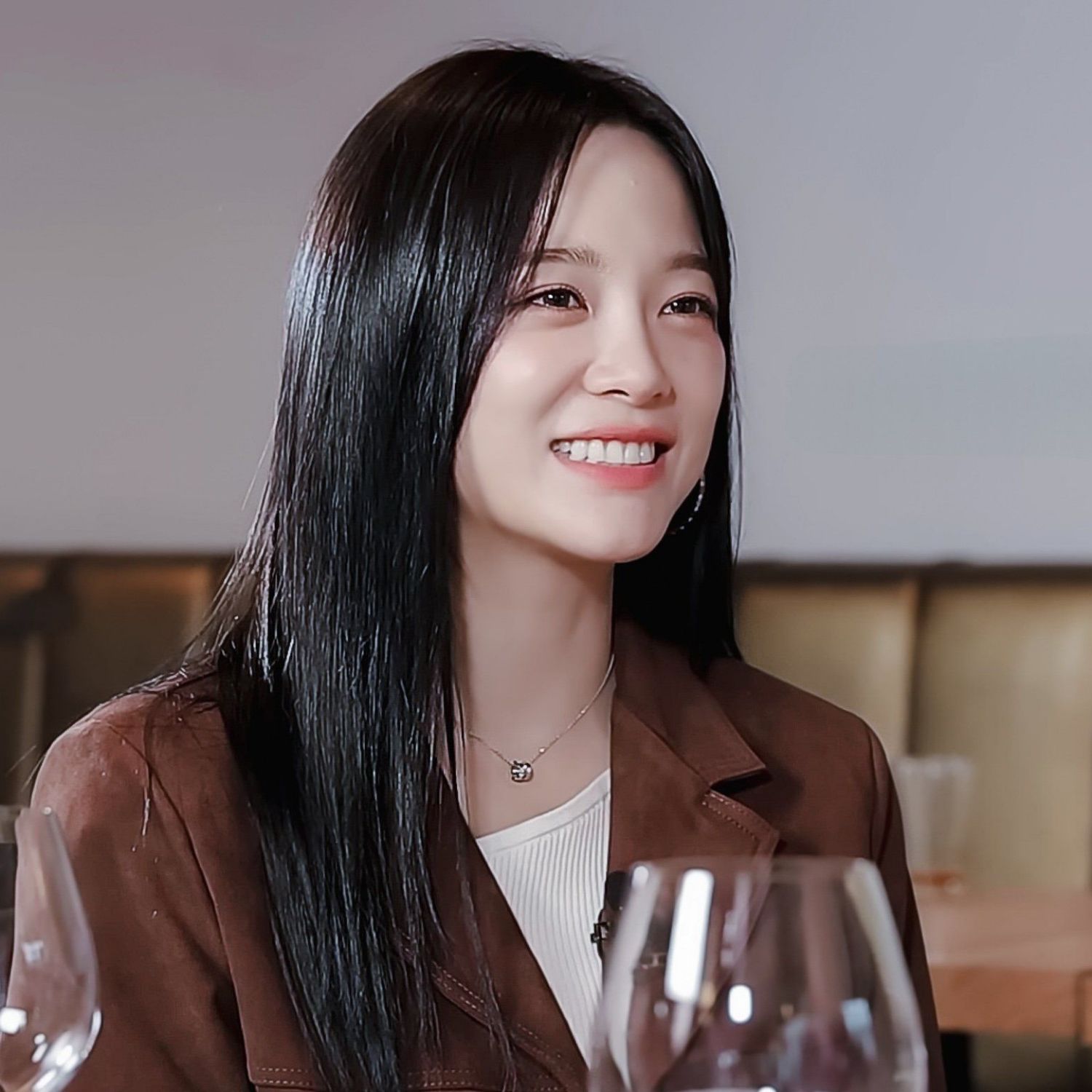 Behind-the-scenes cut of Kim Sejeong