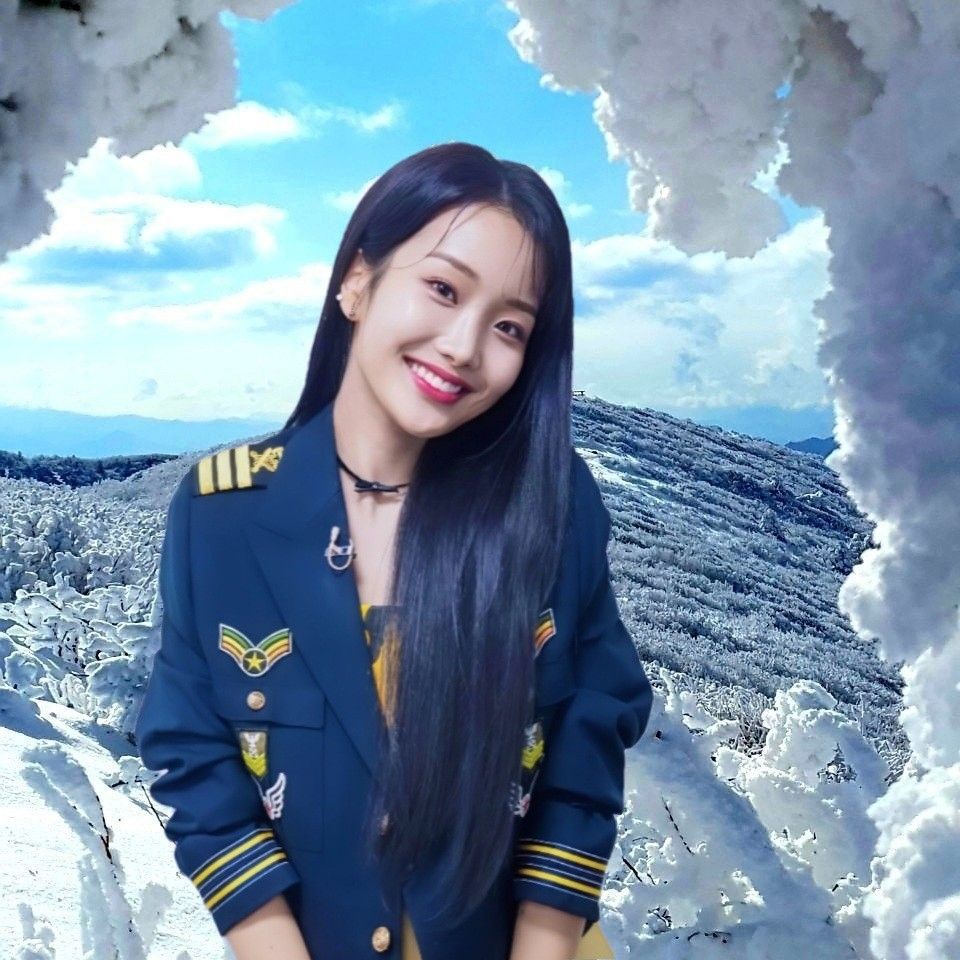 Recent activity shot of Kim Soyeon (2004)