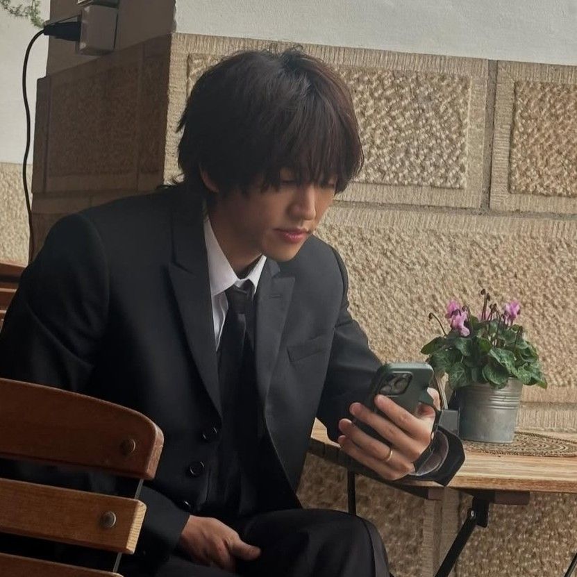Recent activity shot of Lee Seungyoon