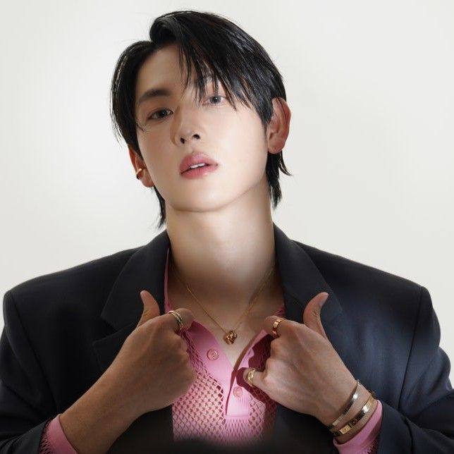 Behind-the-scenes cut of Lim Siwan