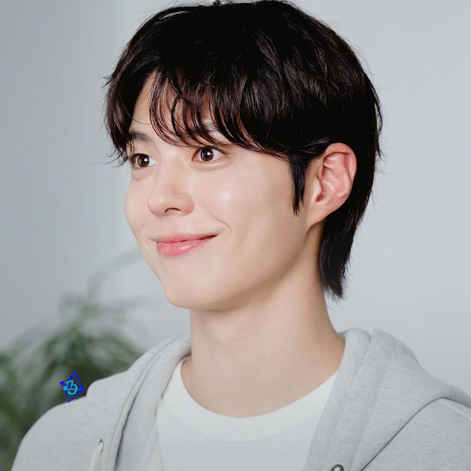 Recent activity shot of Park Bogum