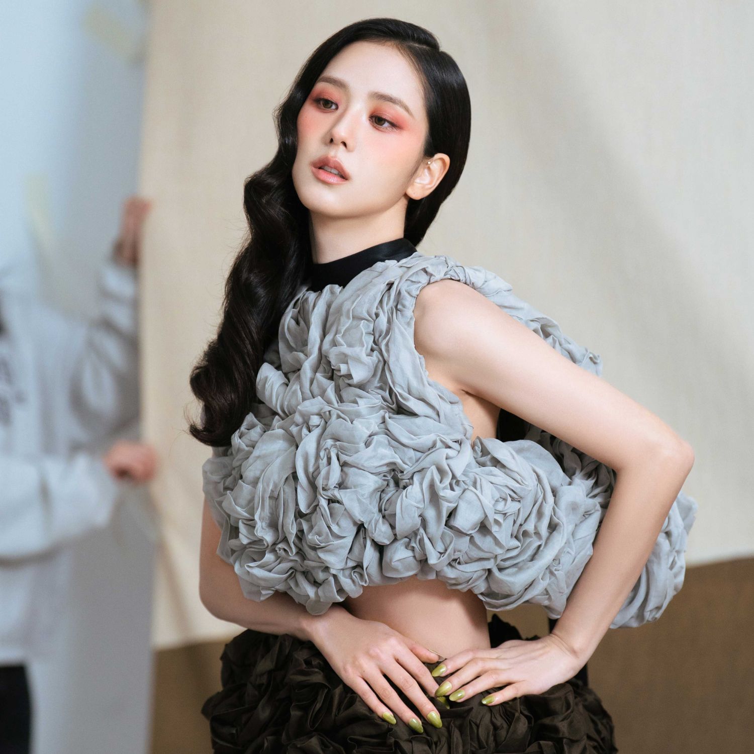 Behind-the-scenes cut of Jisoo (1995)