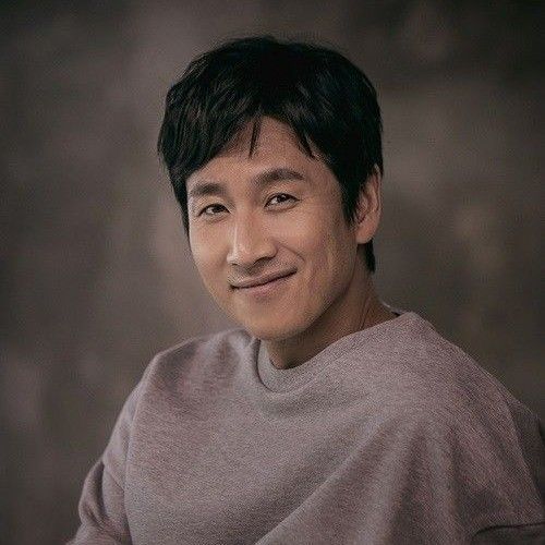 Recent activity shot of Lee Sunkyun