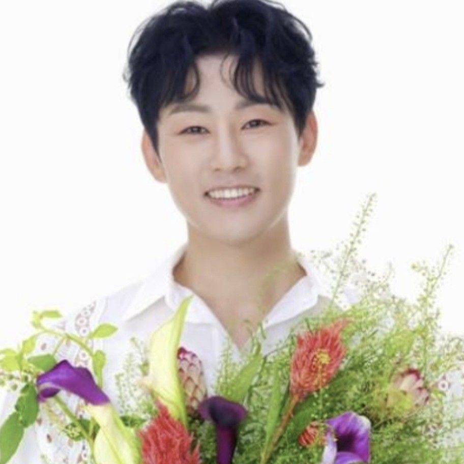 A moment captured by a fan of Kang Moonkyung