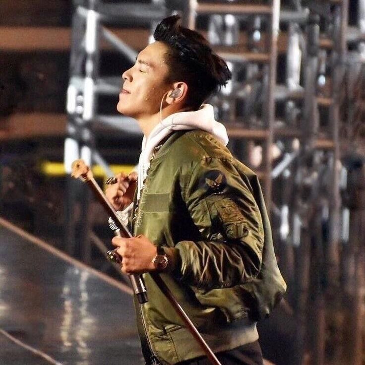 A moment captured by a fan of T.O.P