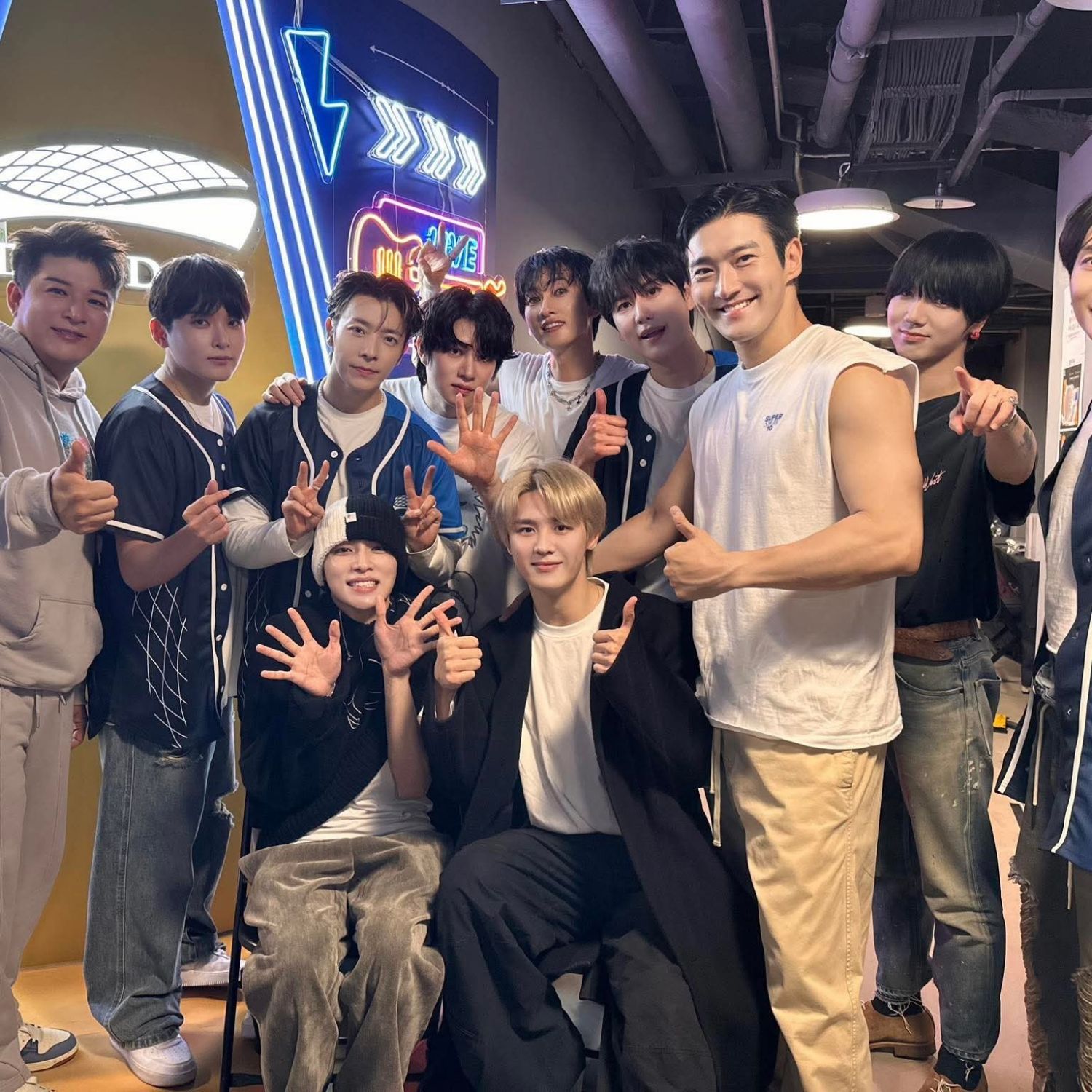 Behind-the-scenes cut of Choi Siwon