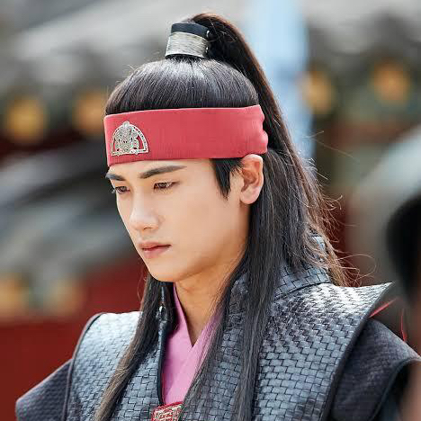 Behind-the-scenes cut of Park Hyungsik