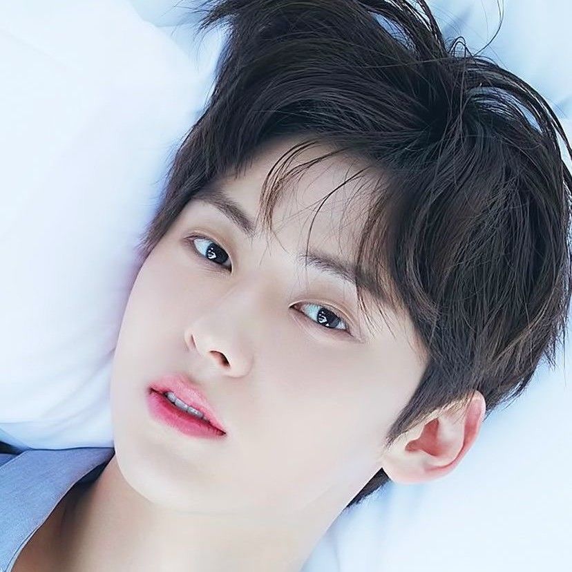 Behind-the-scenes cut of Hwang Minhyun