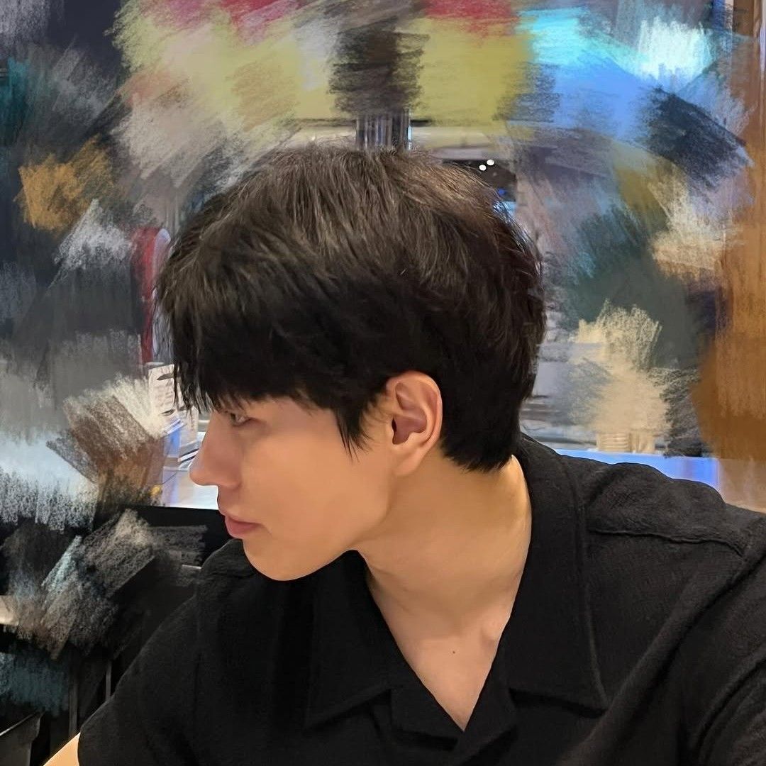 Behind-the-scenes cut of Lee Byeongchan