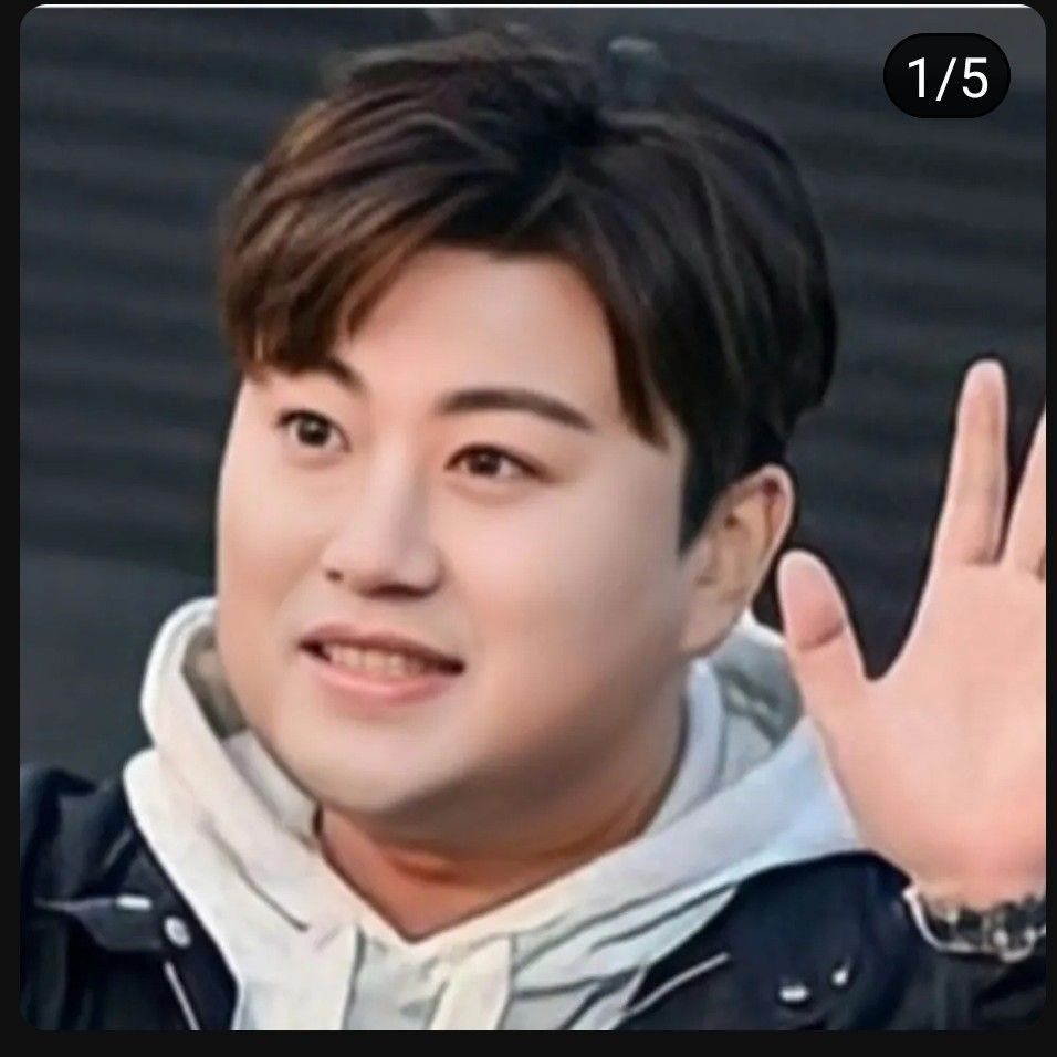 粉絲拍下的金浩中瞬間