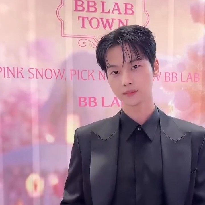 Latest photo of Cha Hakyeon (N)