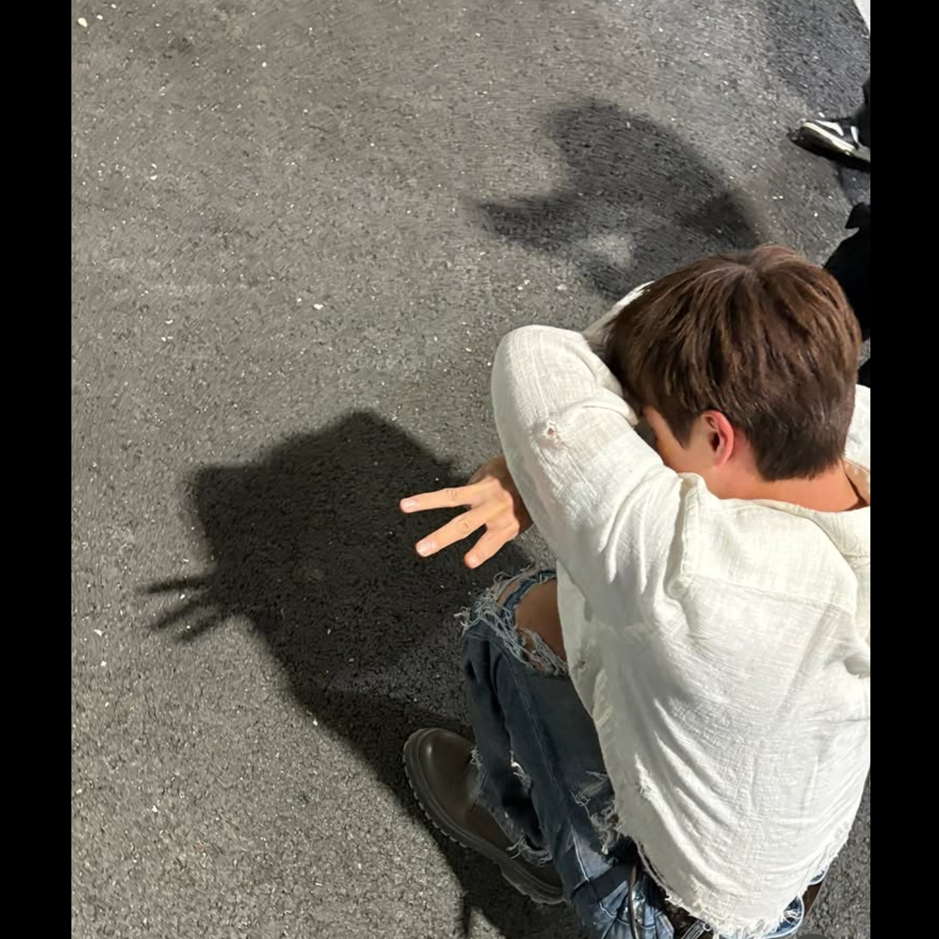 Behind-the-scenes cut of Yook Sungjae
