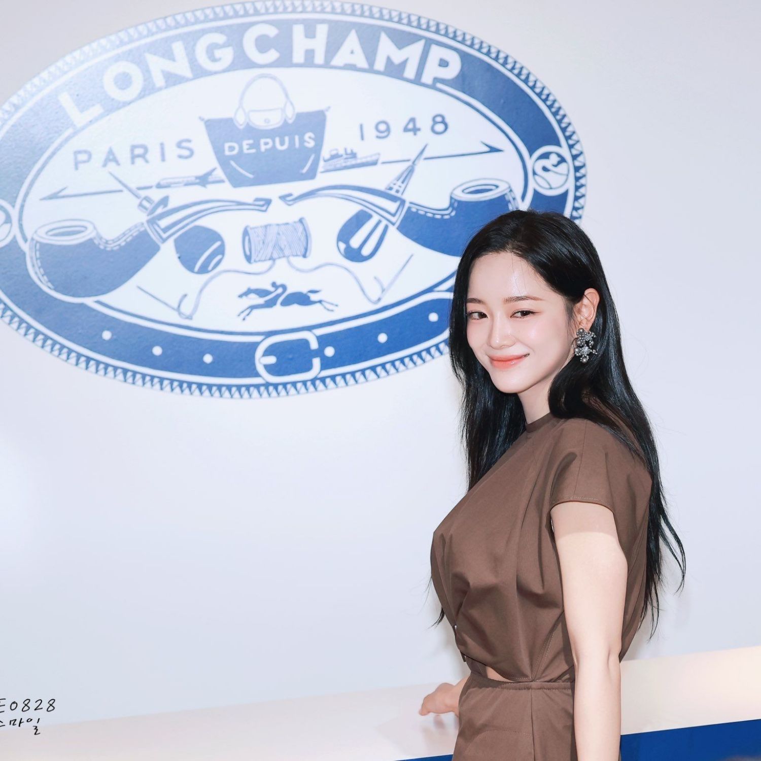 Behind-the-scenes cut of Kim Sejeong