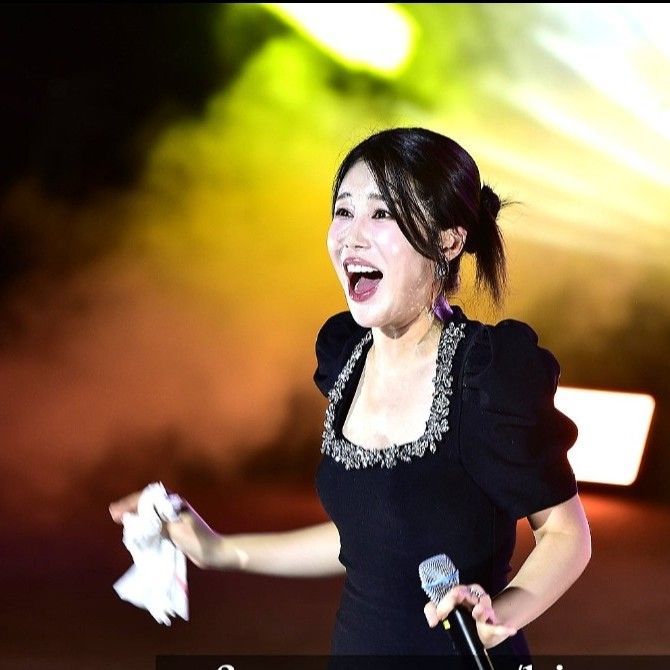 Recent activity shot of Kim Soyou