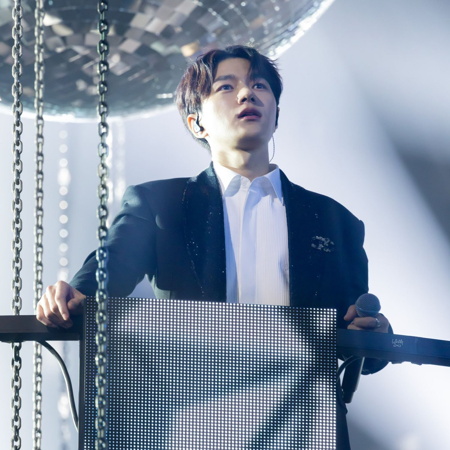 Recent activity shot of Kim Myungsoo (L)