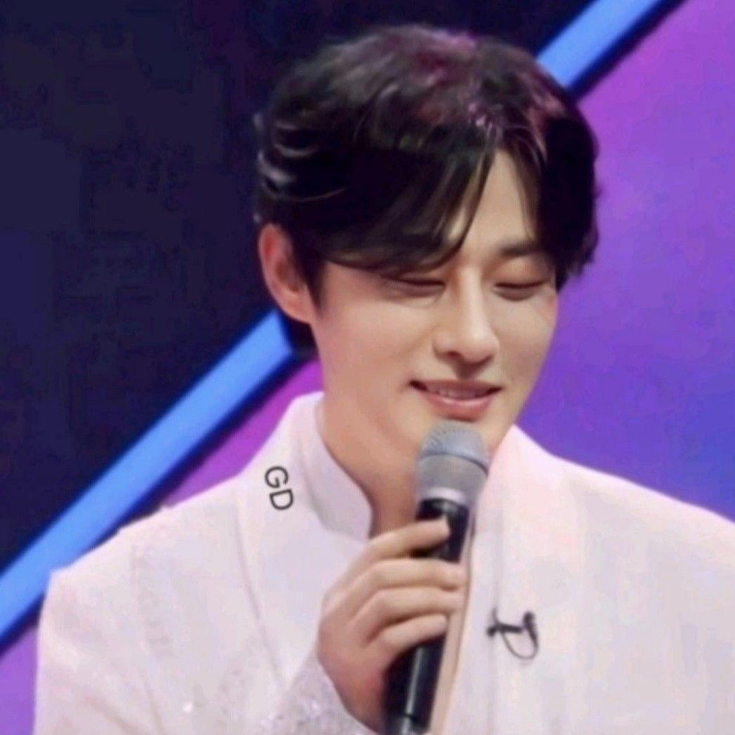 A moment captured by a fan of Kang Moonkyung