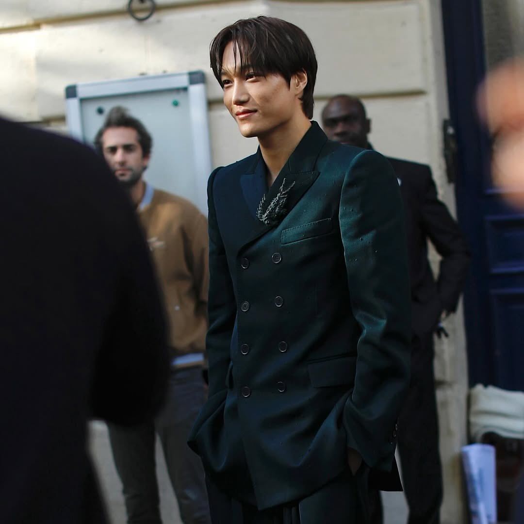 A moment captured by a fan of KAI