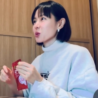 孙艺珍的近期活动照