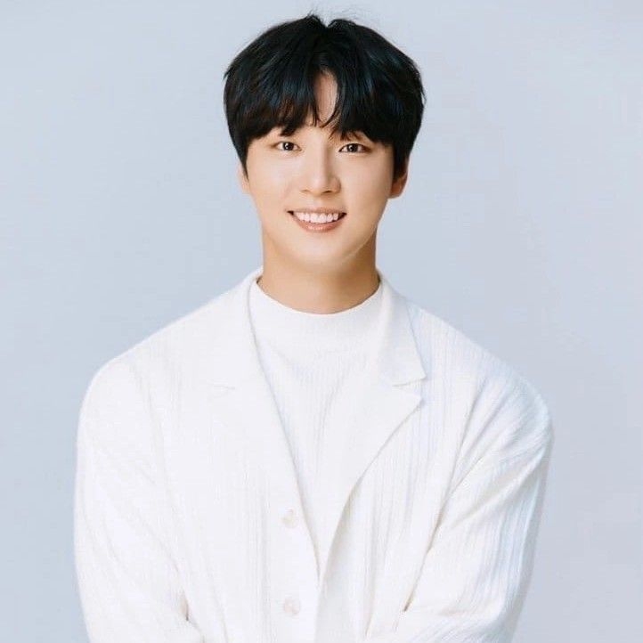 Behind-the-scenes cut of Yoon Shiyoon
