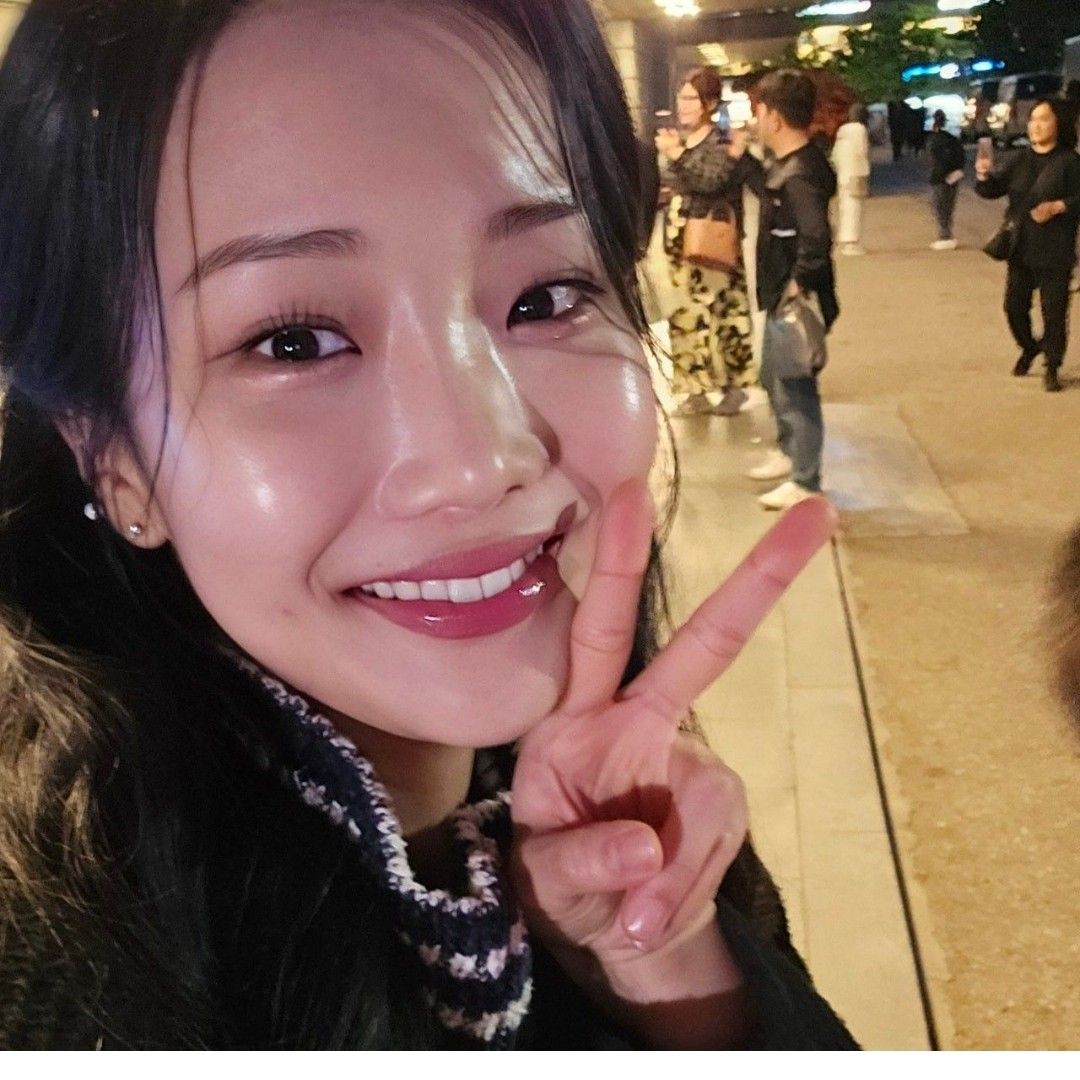 A moment captured by a fan of Kim Soyeon (2004)