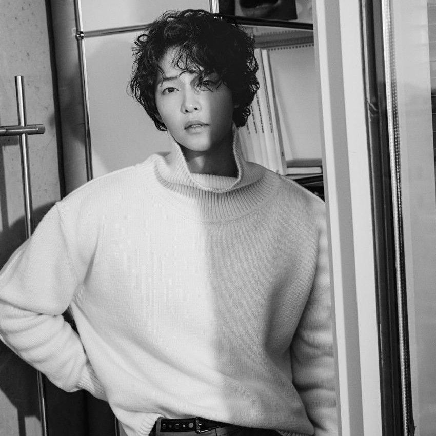 Recent activity shot of Song Joongki