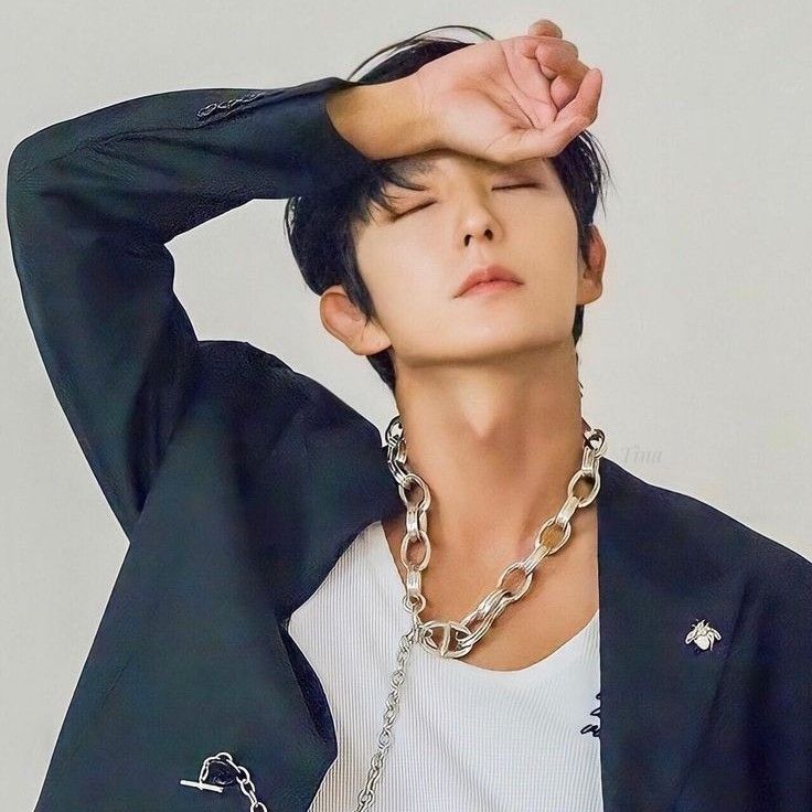 Behind-the-scenes cut of Lee Joongi