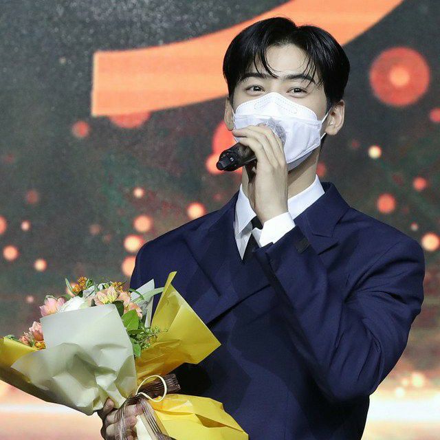 Latest photo of Cha Eunwoo