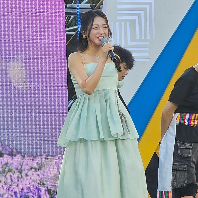 Recent activity shot of Hong Jiyoon