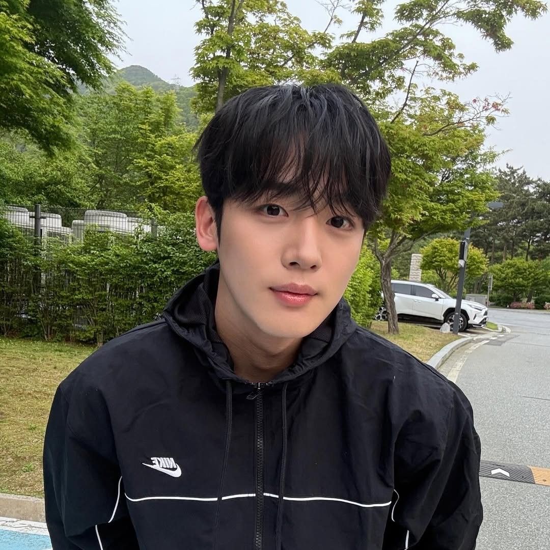 Recent activity shot of Kim Yohan