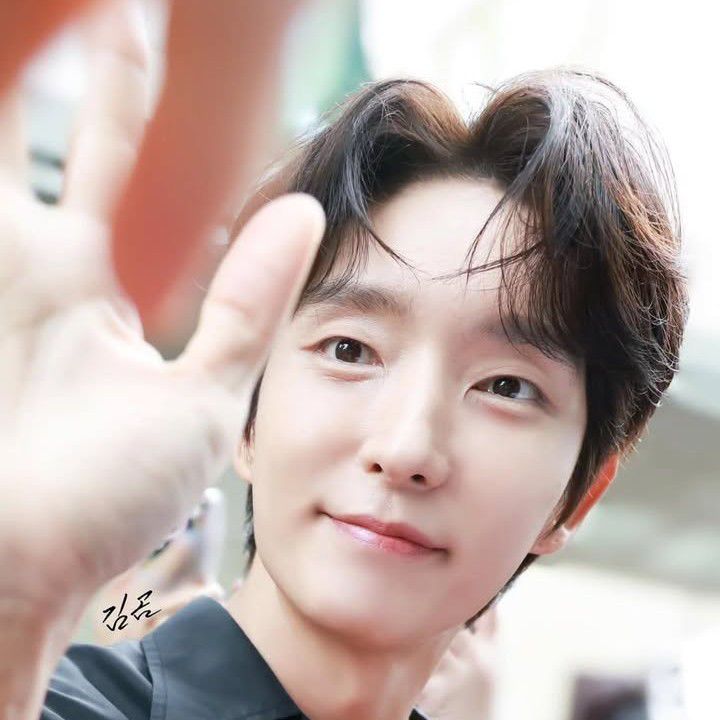 Latest photo of Lee Joongi