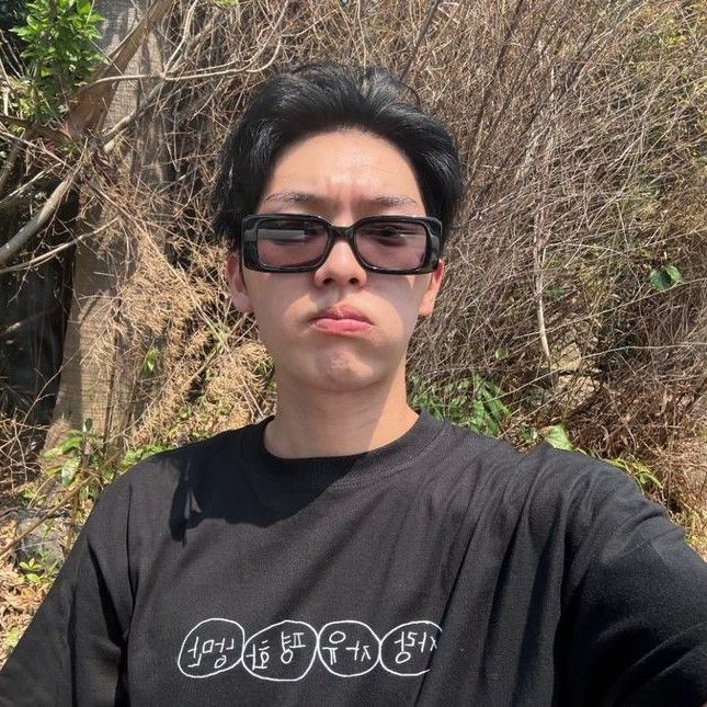 A moment captured by a fan of Choi Hyunwook