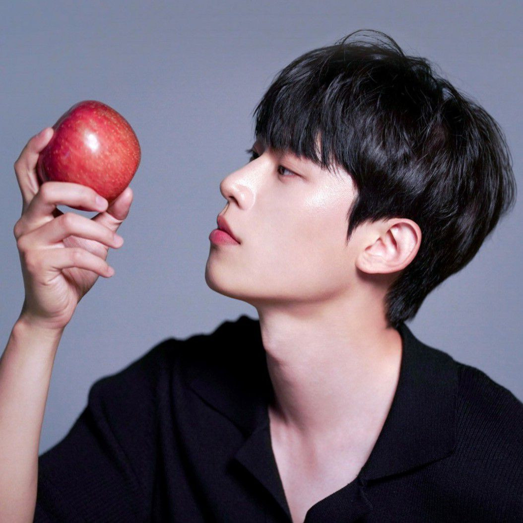 Behind-the-scenes cut of Kim Sungcheol