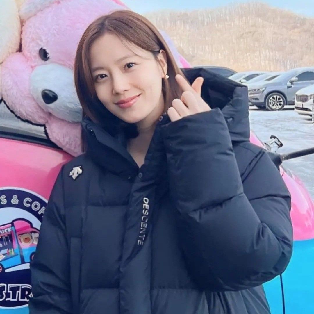 Behind-the-scenes cut of Moon Chaewon