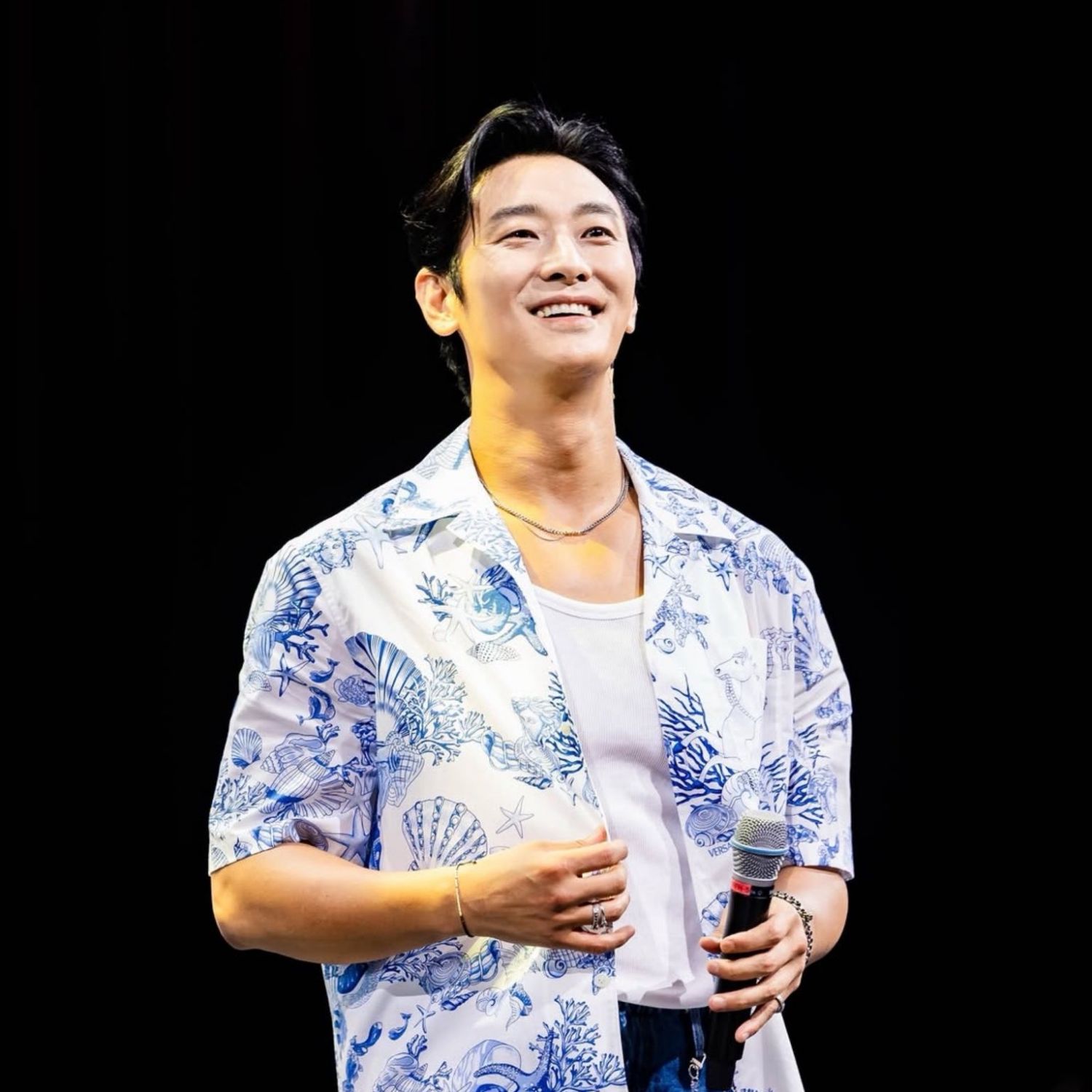 Behind-the-scenes cut of Joo Jihoon