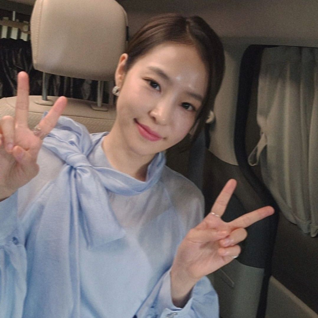 Behind-the-scenes cut of Hong Ja