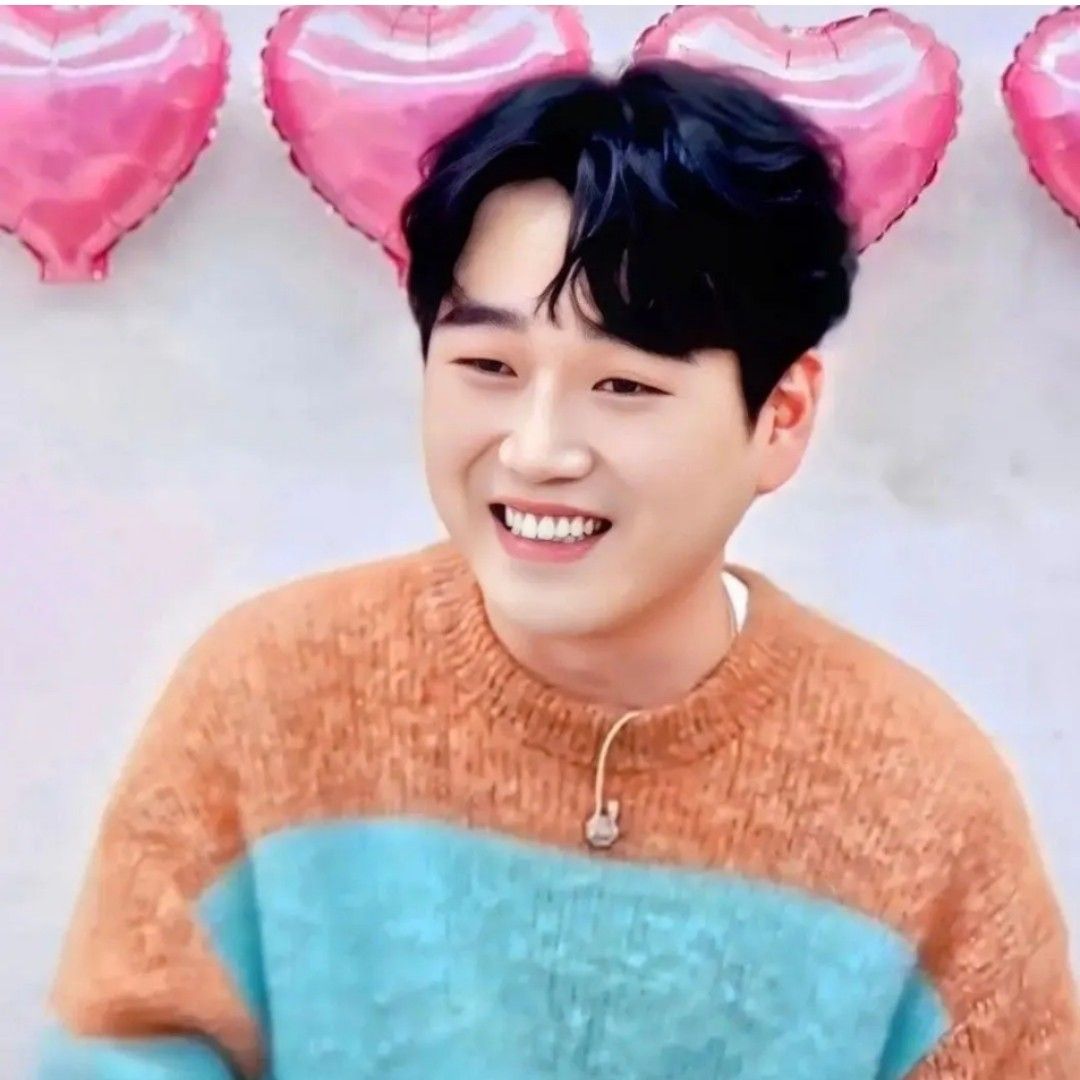 Behind-the-scenes cut of Hwang Youngwoong