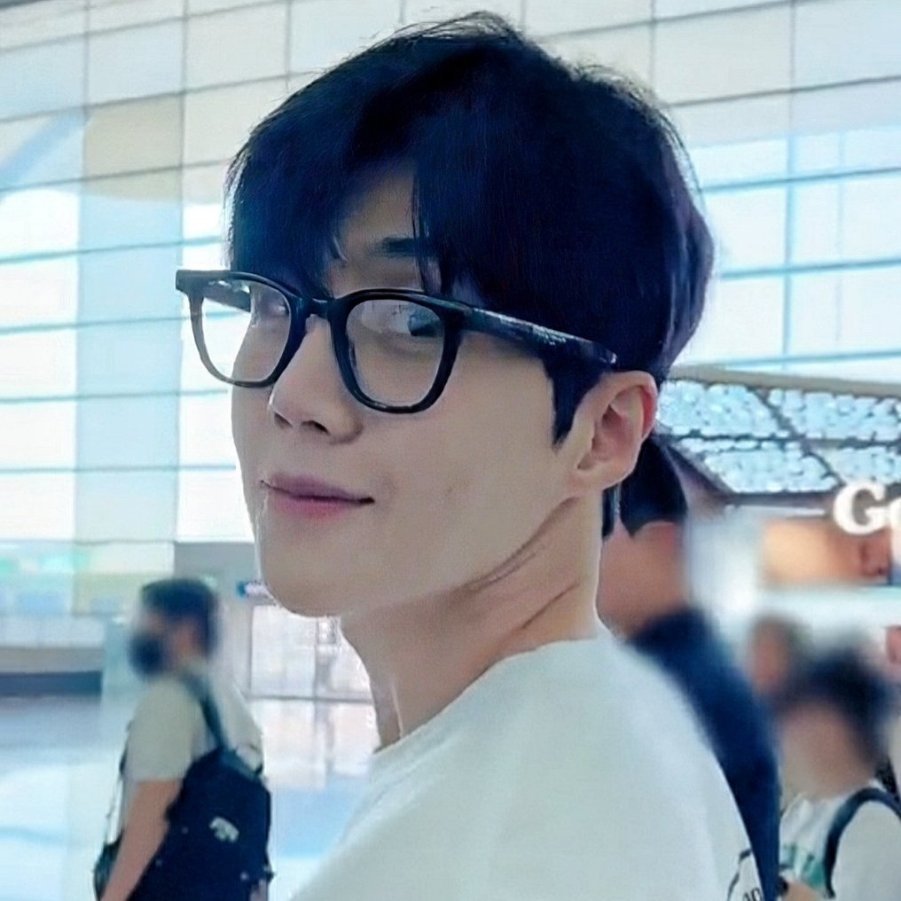 A moment captured by a fan of Kim Seonho