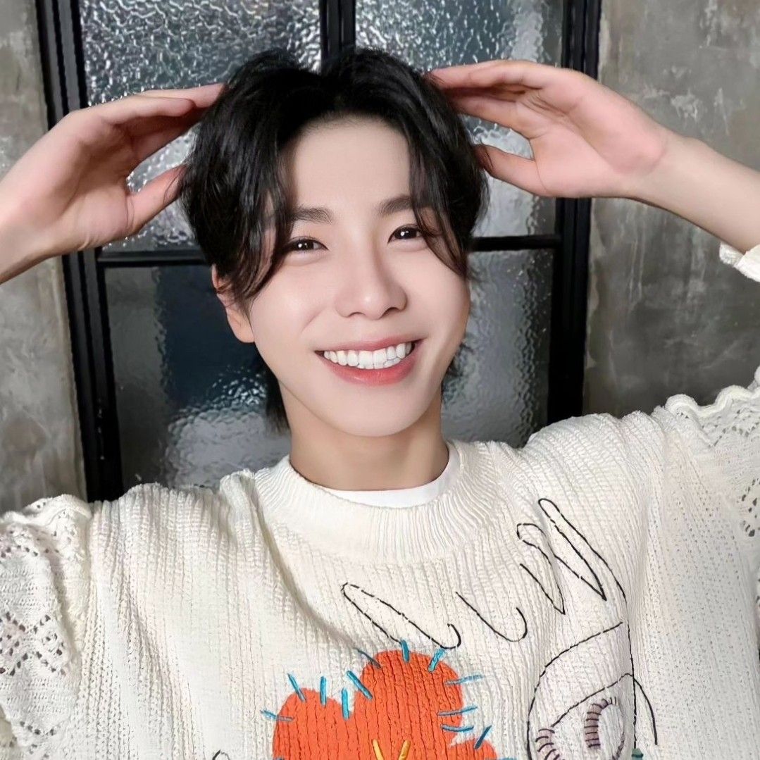 Recent activity shot of Jeong Dongwon