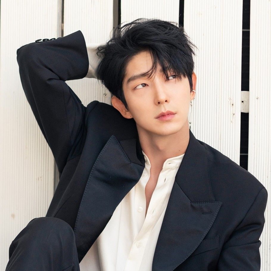 A moment captured by a fan of Lee Joongi