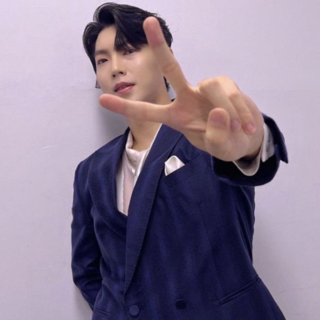 Latest photo of Son Taejin